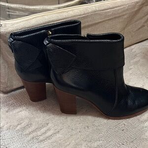 Kate spade ♠️ Black pebbled leather Ankle bow Boots